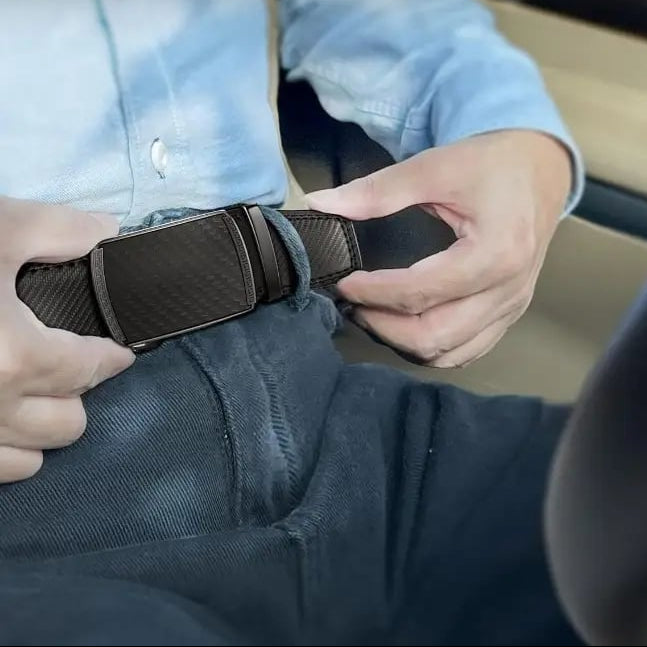 Cinto de Couro com Fecho Inteligente